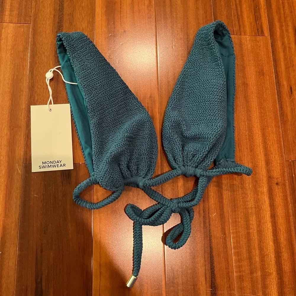 Monday Swim Bikini Top Palm Springs Ocean Green Crinkle Teal Triangle New Small